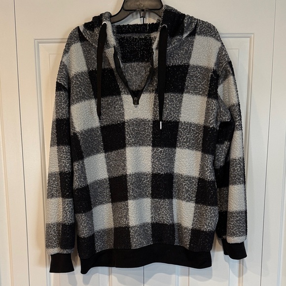 SHEIN Monochrome Checkered Hoodie - Picture 2 of 9